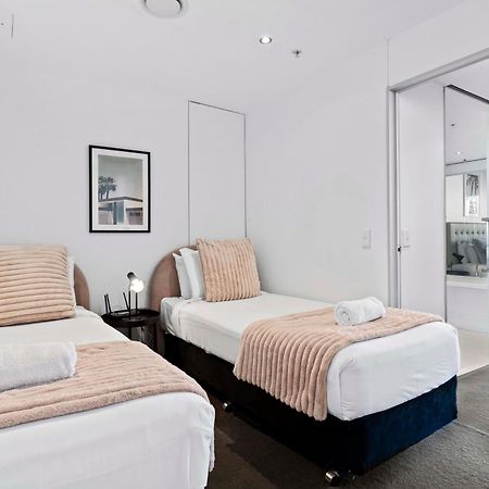 Ocean View Apartments With Balcony - Circle On Cavill - Central Location! - Self Contained & Privately Managed โกลด์โคสต์ ภายนอก รูปภาพ