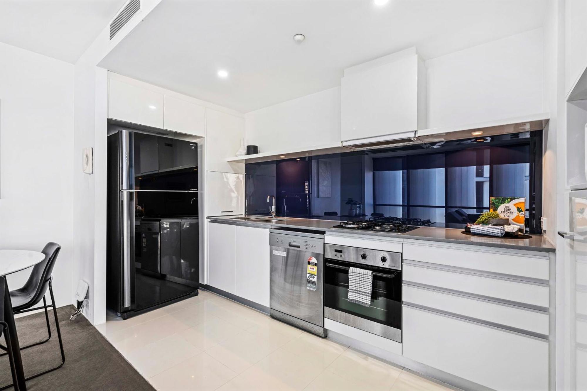 Ocean View Apartments With Balcony - Circle On Cavill - Central Location! - Self Contained & Privately Managed โกลด์โคสต์ ภายนอก รูปภาพ