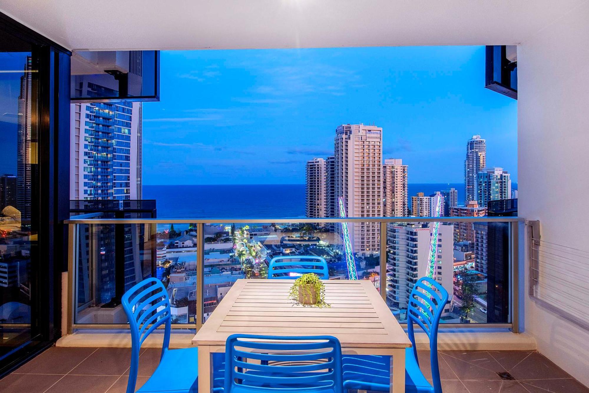 Ocean View Apartments With Balcony - Circle On Cavill - Central Location! - Self Contained & Privately Managed โกลด์โคสต์ ภายนอก รูปภาพ