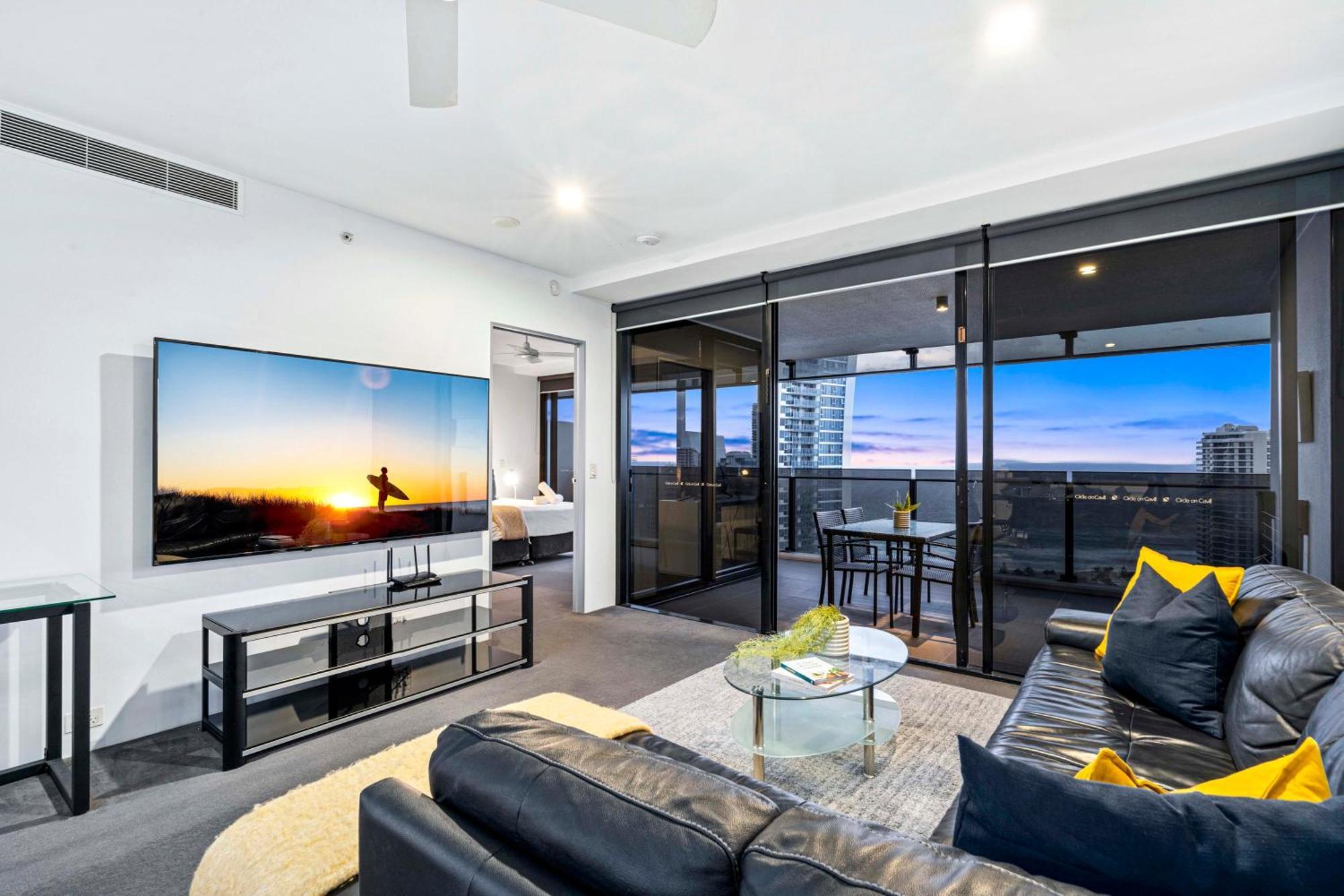 Ocean View Apartments With Balcony - Circle On Cavill - Central Location! - Self Contained & Privately Managed โกลด์โคสต์ ภายนอก รูปภาพ
