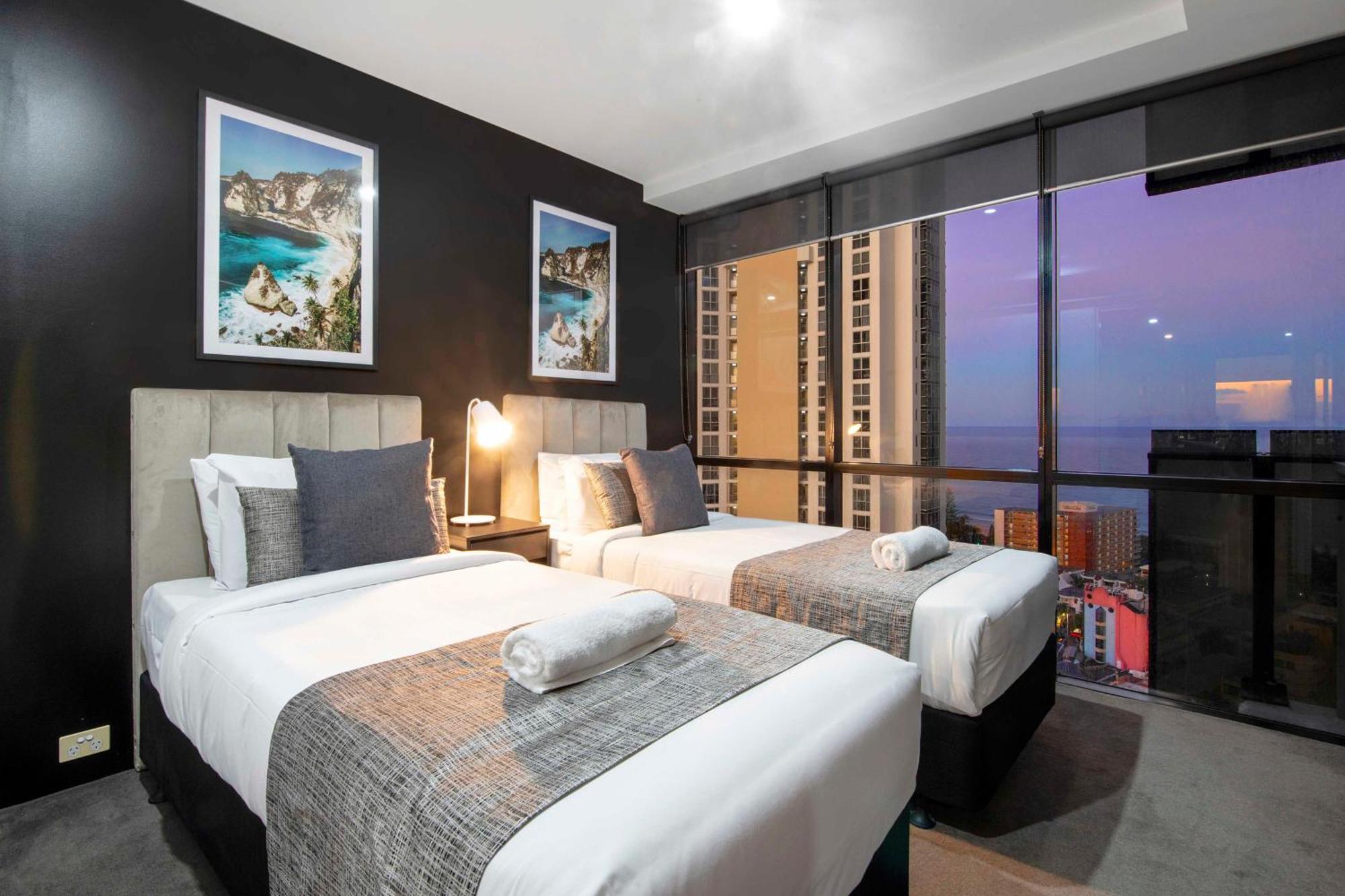 Ocean View Apartments With Balcony - Circle On Cavill - Central Location! - Self Contained & Privately Managed โกลด์โคสต์ ภายนอก รูปภาพ