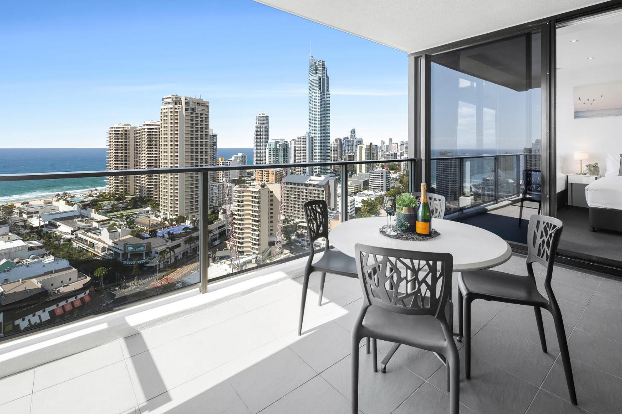 Ocean View Apartments With Balcony - Circle On Cavill - Central Location! - Self Contained & Privately Managed โกลด์โคสต์ ภายนอก รูปภาพ