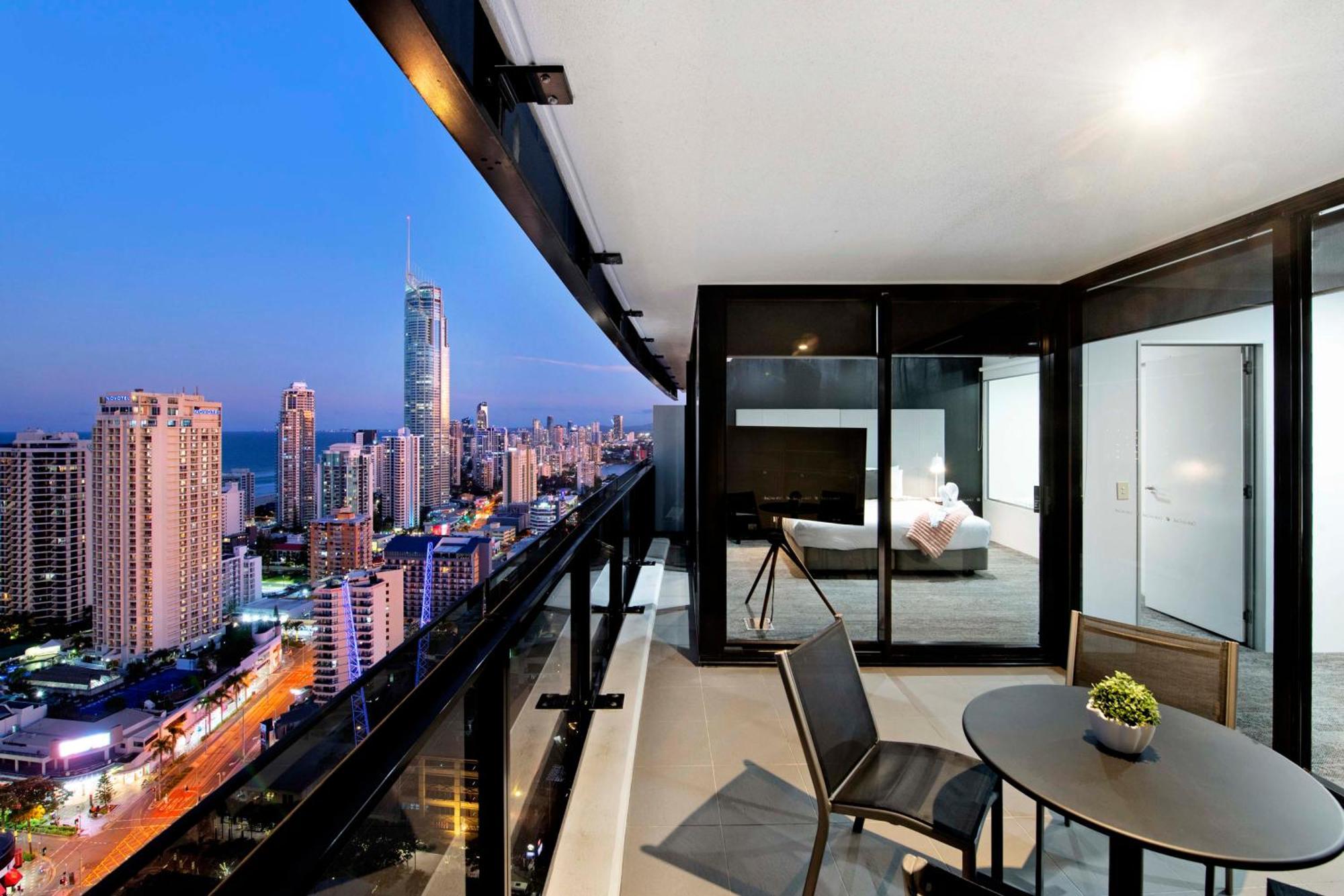 Ocean View Apartments With Balcony - Circle On Cavill - Central Location! - Self Contained & Privately Managed โกลด์โคสต์ ภายนอก รูปภาพ