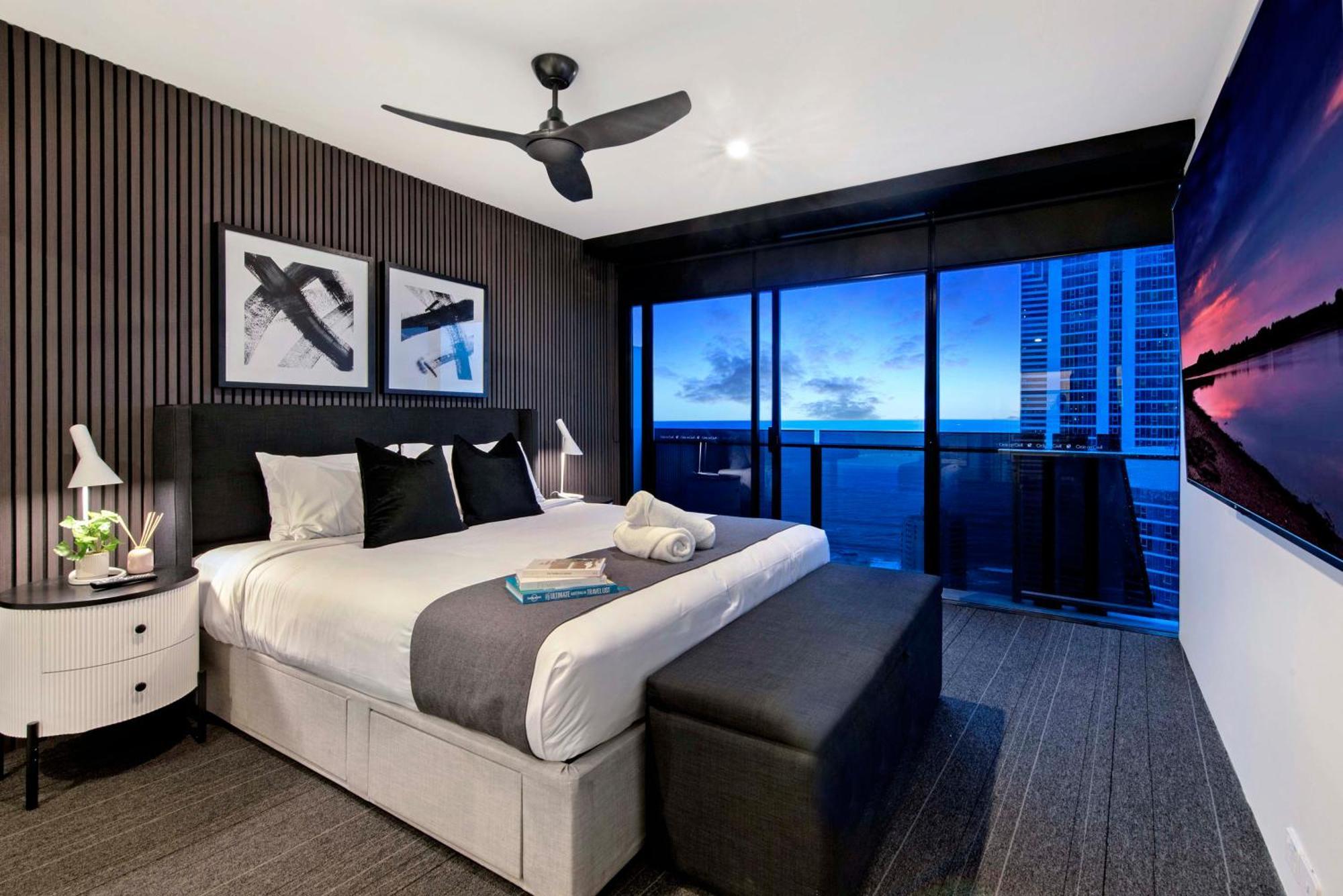 Ocean View Apartments With Balcony - Circle On Cavill - Central Location! - Self Contained & Privately Managed โกลด์โคสต์ ภายนอก รูปภาพ